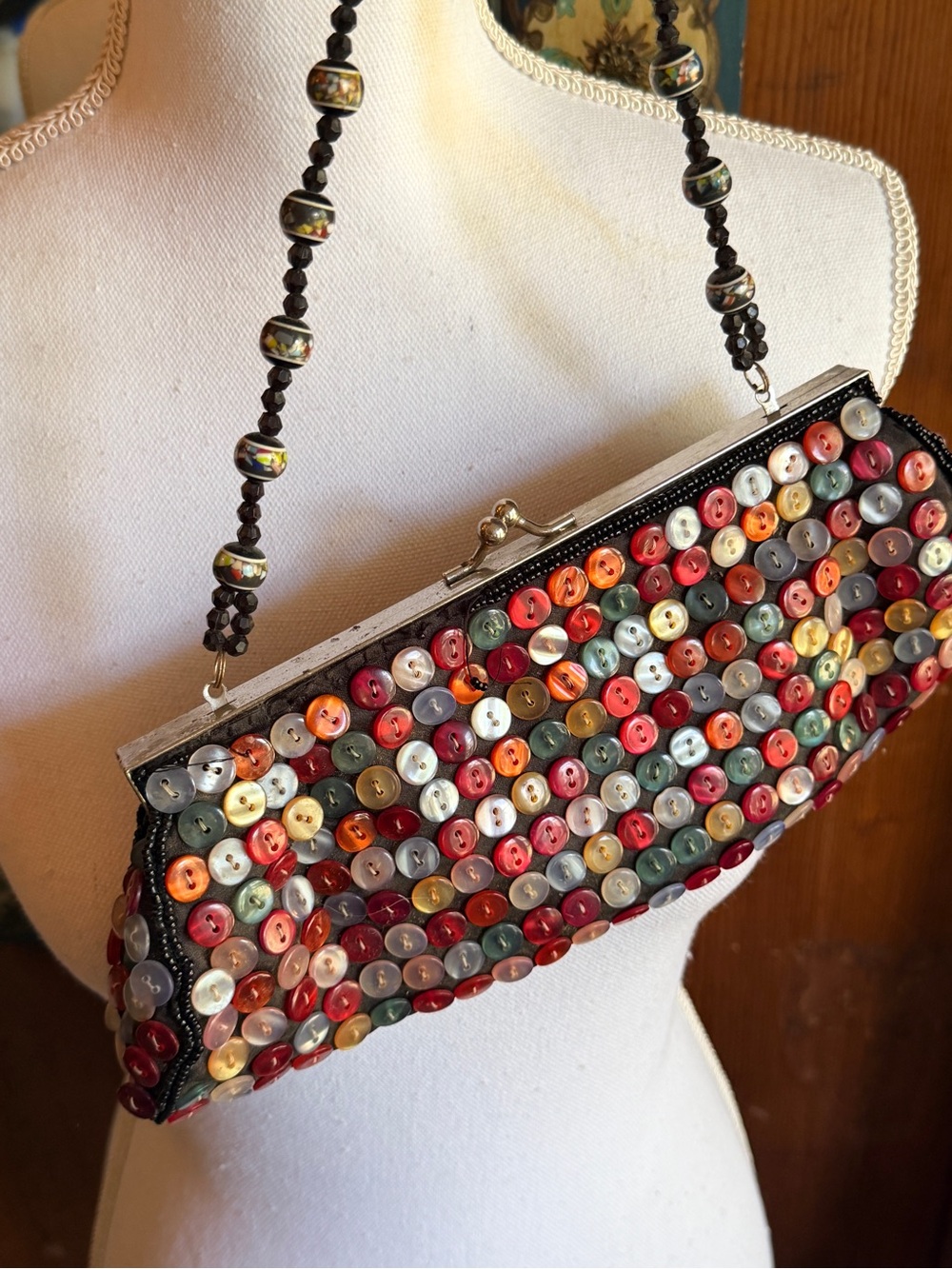 Cute as a Button Shoulder Bag - Picture 5 of 6